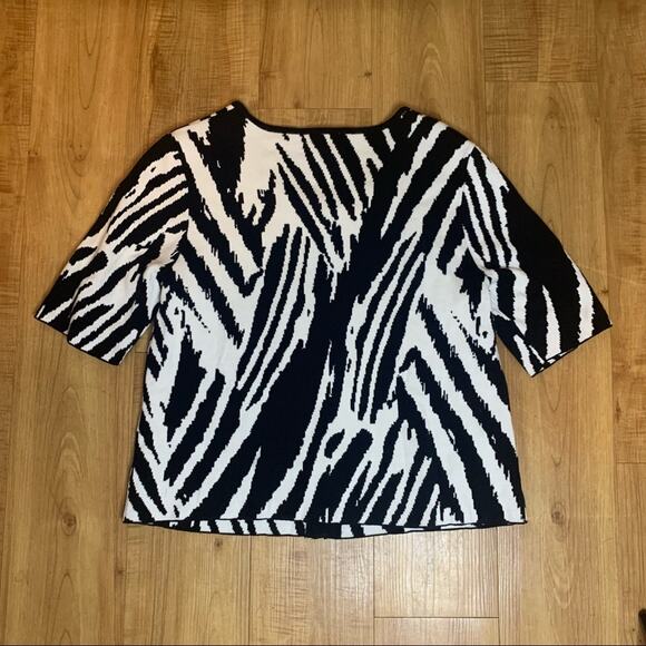 Chico’s Zebra Zip Up Cardigan Medium - Picture 3 of 5